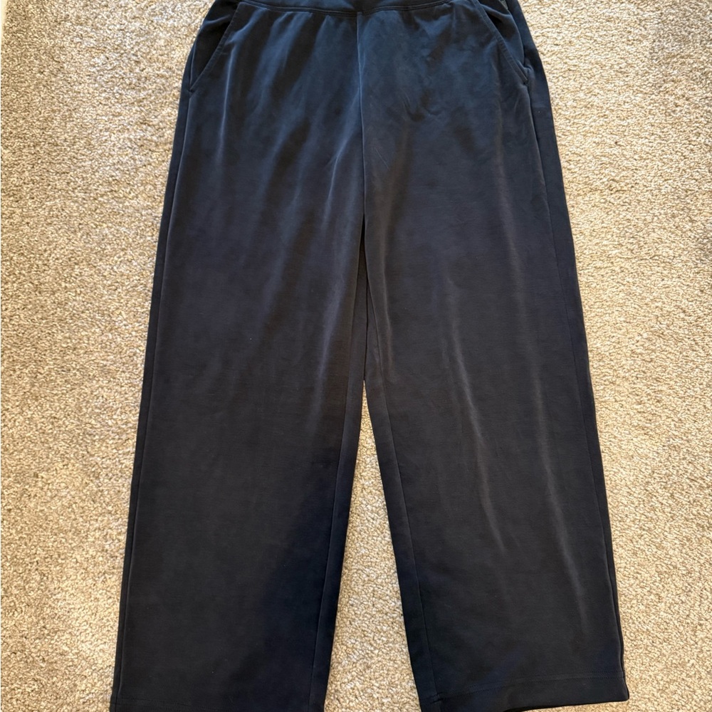 Athleta Seasoft Black Wide-Leg Pants -medium petite